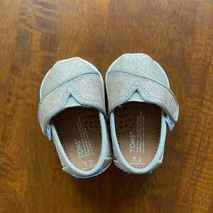 Toms Baby Sparkle Light Gold Shoes, NWOT, size 2